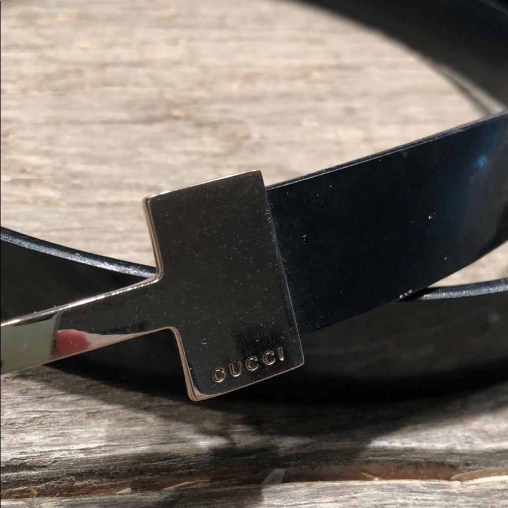 Gucci black vintage belt with gold buckle